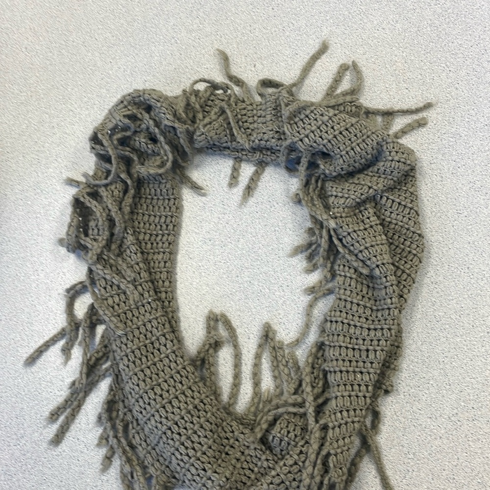 Scarf 🧣 - Picture 1 of 2